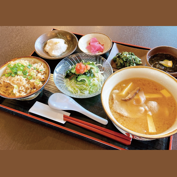 首里杜館1F： レストラン首里杜